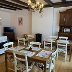 Alojamento de Acomodação e Pequeno-almoço Fleur De Lys 3*