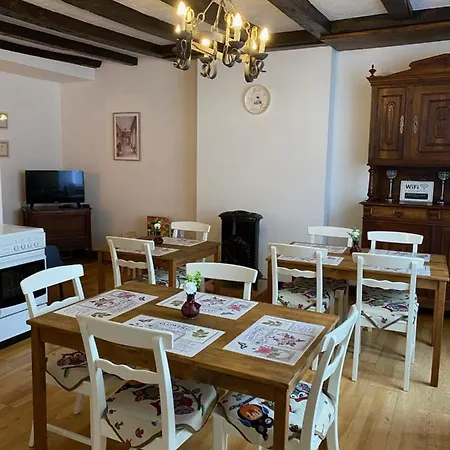 Alojamento de Acomodação e Pequeno-almoço Fleur De Lys 3*