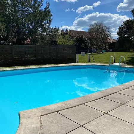 Alojamento de Acomodação e Pequeno-almoço Fleur De Lys 3*