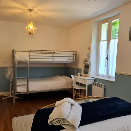 Alojamento de Acomodação e Pequeno-almoço Fleur De Lys 3*