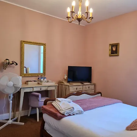 Fleur De Lys Alojamento de Acomodação e Pequeno-almoço Ansac-sur-Vienne
